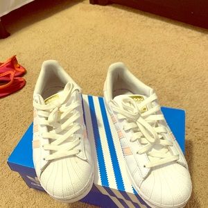 Adidas white/ icepnk/ goldmt/ superstar  used